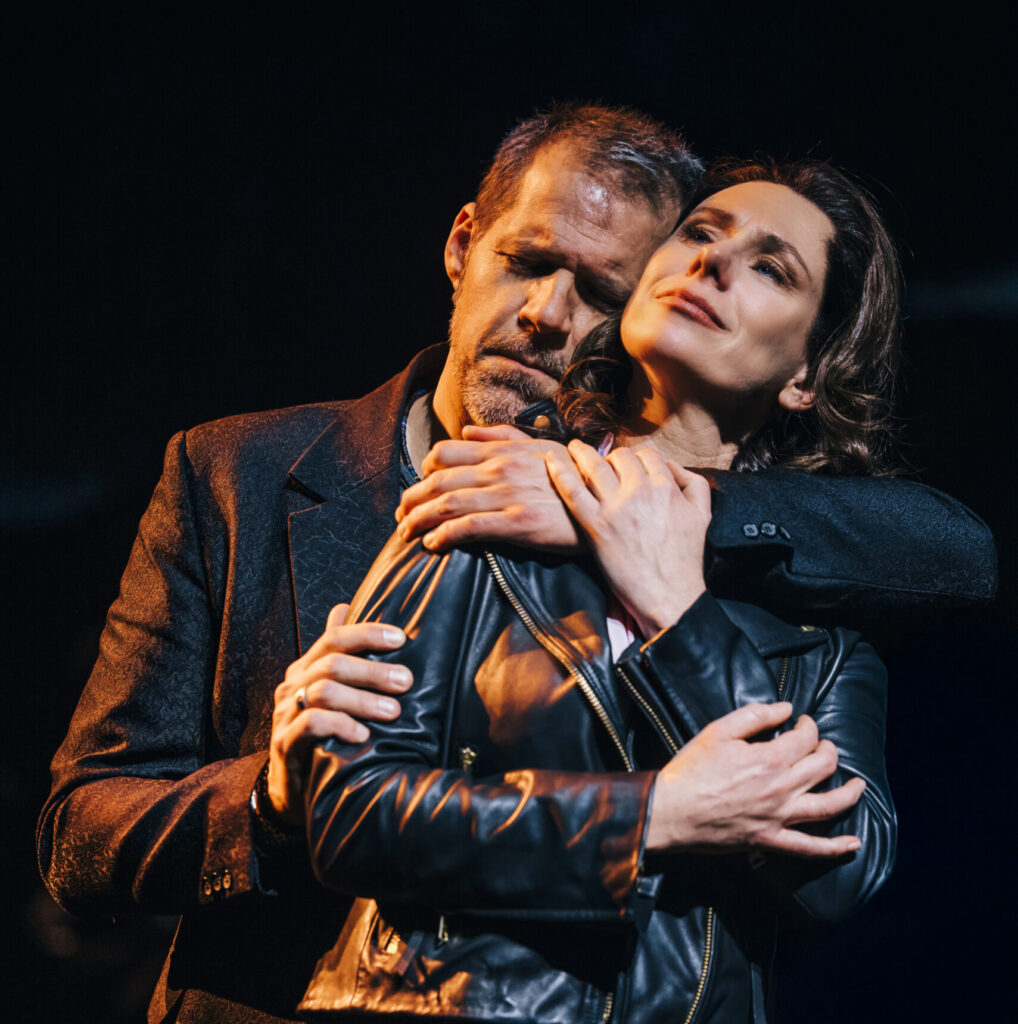 René van Kooten als Rob de Nijs en Lottie Hellingman als Jet de Nijs.