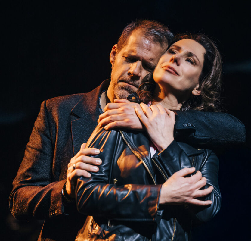René van Kooten als Rob de Nijs en Lottie Hellingman als Jet de Nijs.