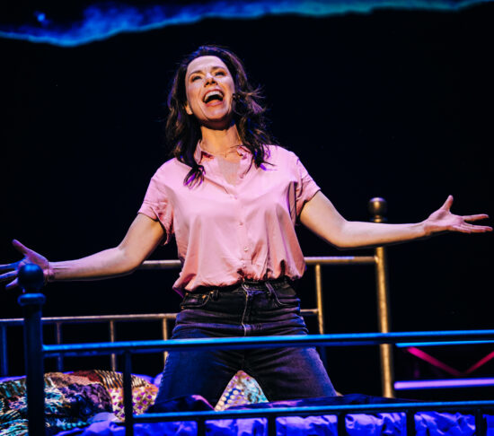 Lottie Hellingman zingt Hou Me Vast van Rob de Nijs